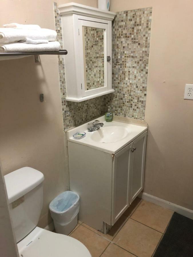 דירות הוליווד Quiet Cozy Efficiency מראה חיצוני תמונה