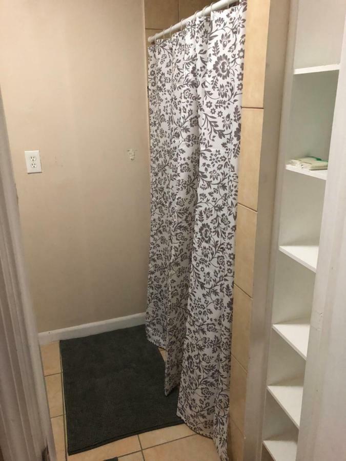 דירות הוליווד Quiet Cozy Efficiency מראה חיצוני תמונה