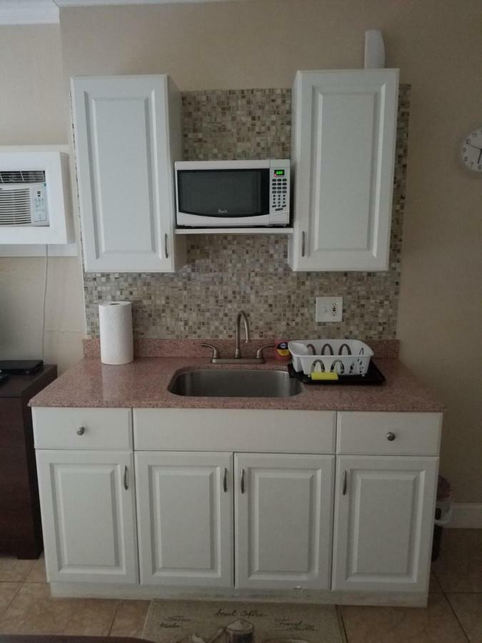 דירות הוליווד Quiet Cozy Efficiency מראה חיצוני תמונה